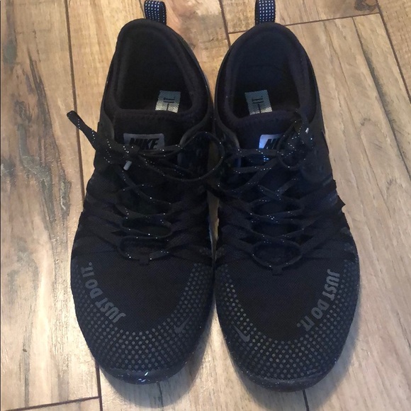 Nike Shoes - Nike sneakers